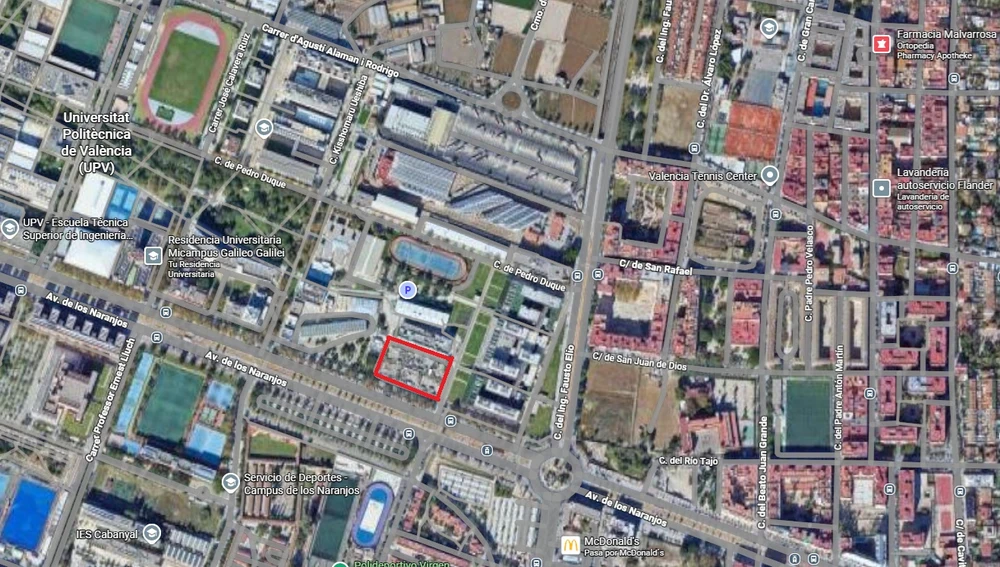 En rojo, el solar destinado el edificio En rojo, el solar destinado el edificio