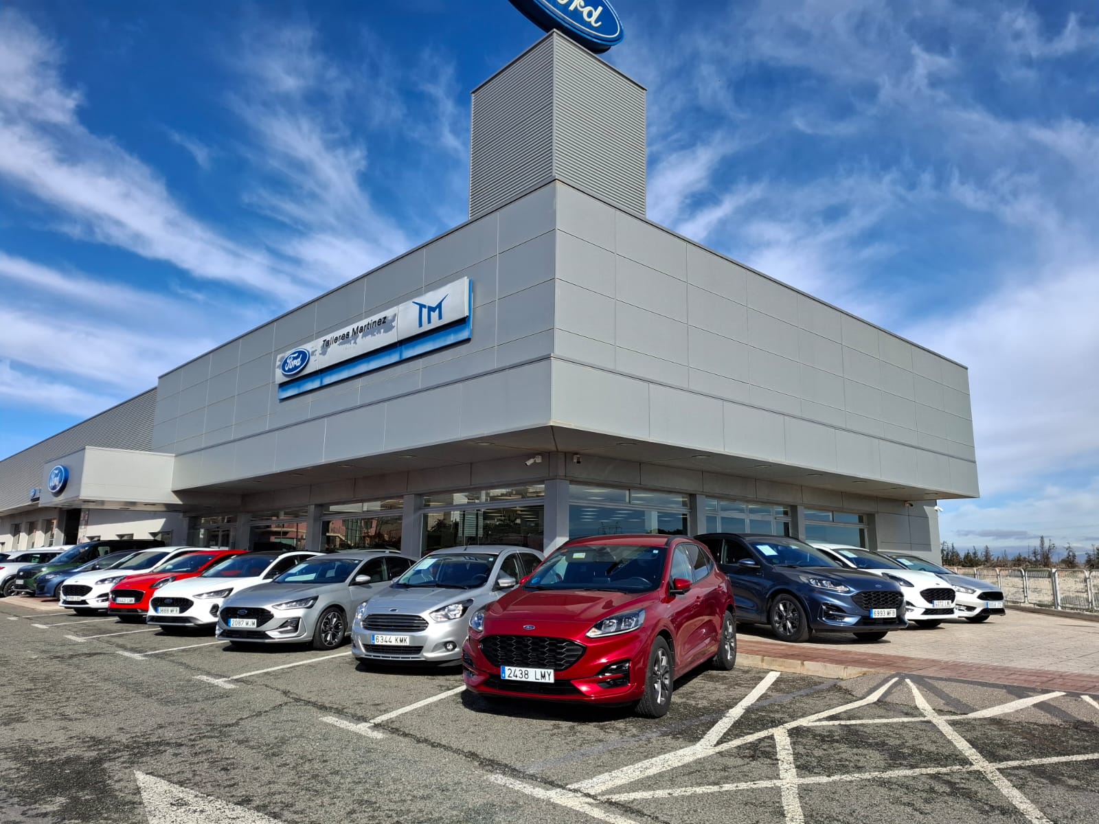 Busca tu coche seminuevo en Talleres Martínez. Garantía total y servicios exclusivos con ofertas en todas las tecnologías Busca tu coche seminuevo en Talleres Martínez. Garantía total y servicios exclusivos con ofertas en todas las tecnologías