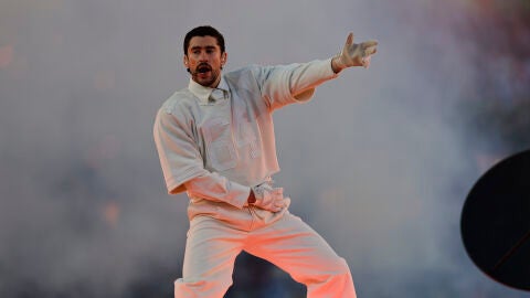 Bad Bunny, durante su actuaci&oacute;n en el intermedio de la Super Bowl 2026