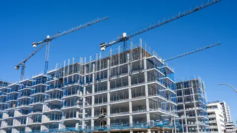 Construcción de un bloque de viviendas Construcción de un bloque de viviendas