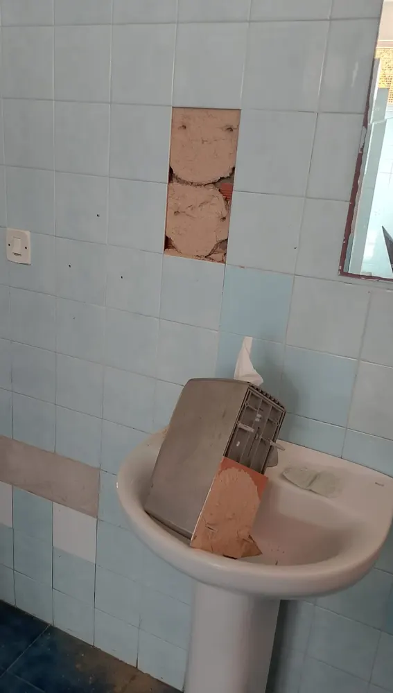 Desperfectos en los vestuarios Desperfectos en los vestuarios