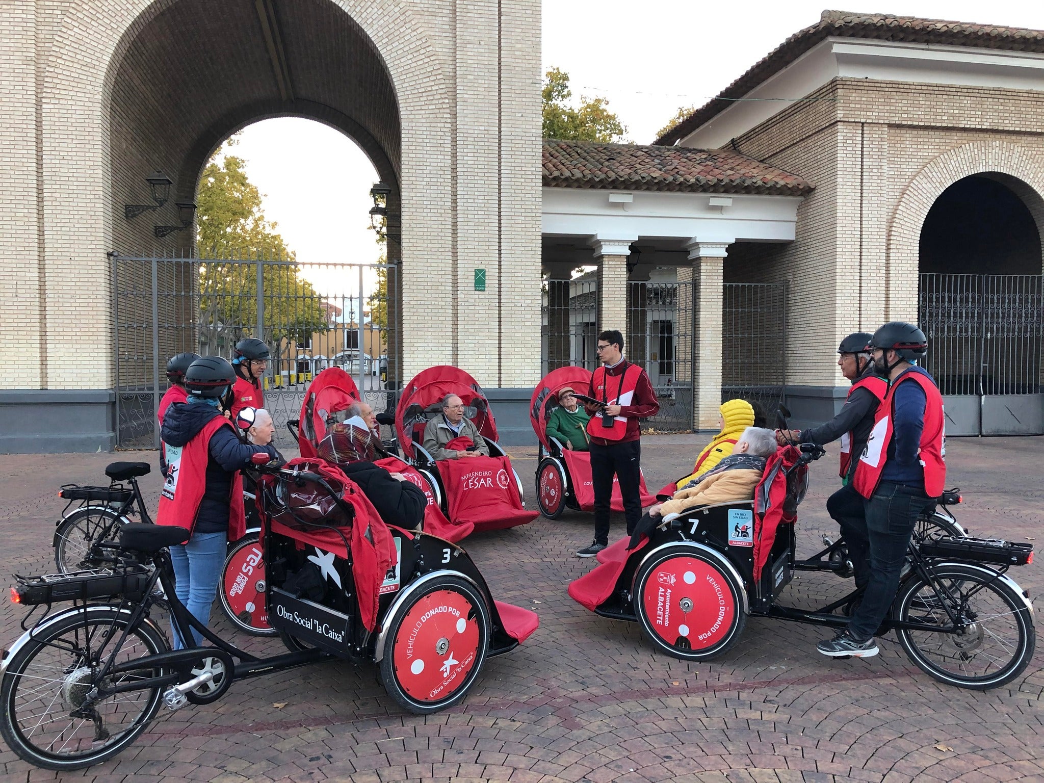 La ONG "En bici sin edad" busca voluntarios: tú puedes ser uno de ellos La ONG "En bici sin edad" busca voluntarios: tú puedes ser uno de ellos