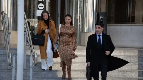 Elisa Mouliaá con su abogado Alfredo Arrién Elisa Mouliaá con su abogado Alfredo Arrién