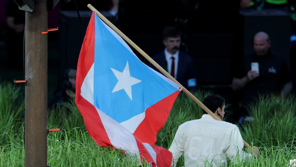 Bad Bunny durante su show de la Super Bowl Bad Bunny durante su show de la Super Bowl