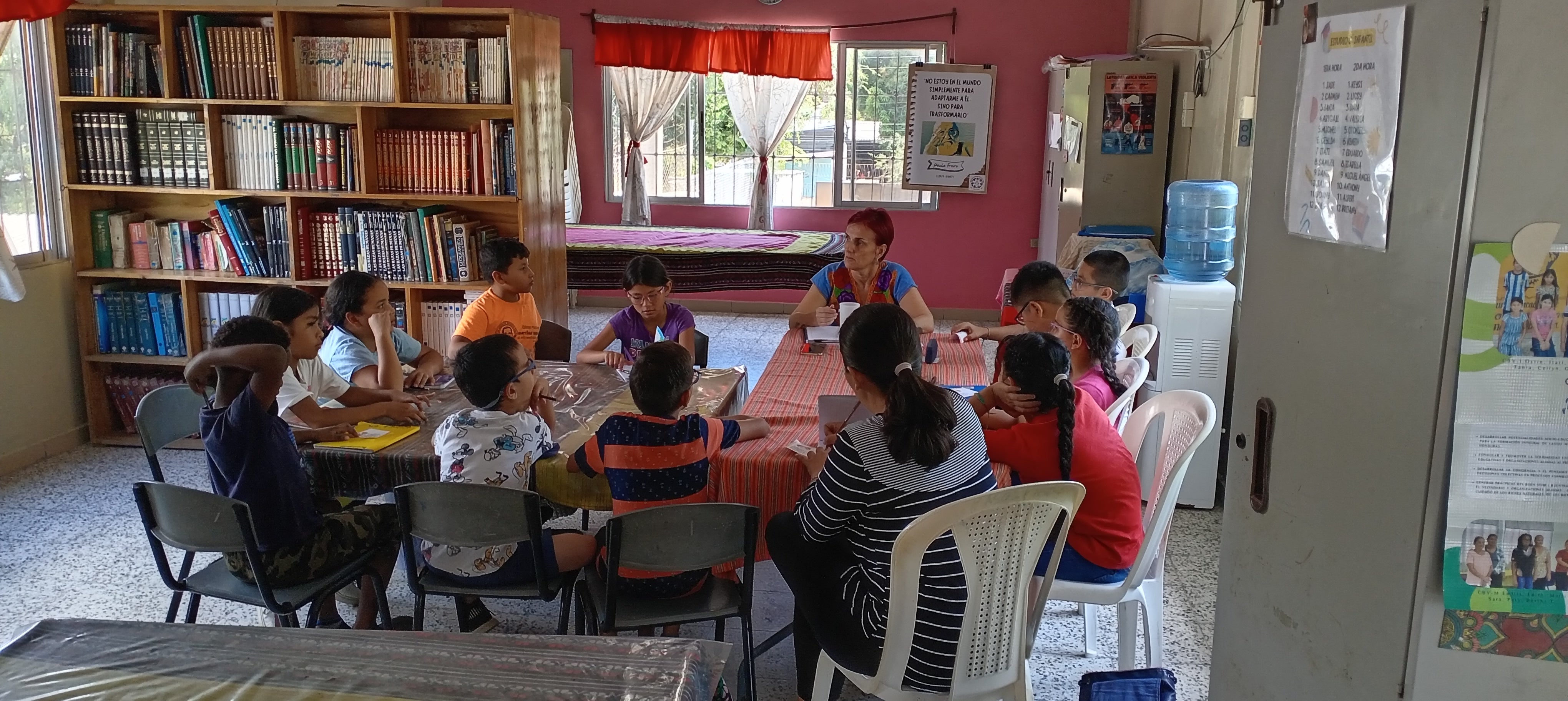 Silvia Heredia, missionera i treballadora social a Hondures: "Treballem perquè les xiquetes tinguen oportunitats" Silvia Heredia, missionera i treballadora social a Hondures: "Treballem perquè les xiquetes tinguen oportunitats"