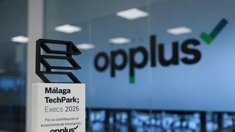 El club de directivos de Málaga TechPark Execs premia a OPPLUS por su compromiso con la innovación, la sostenibilidad y el impacto local El club de directivos de Málaga TechPark Execs premia a OPPLUS por su compromiso con la innovación, la sostenibilidad y el impacto local