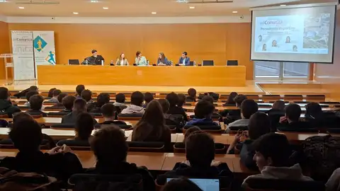 La UJI acoge una mesa redonda sobre periodismo deportivo en la tercera edición de 'adComunica Talks' La UJI acoge una mesa redonda sobre periodismo deportivo en la tercera edición de 'adComunica Talks'