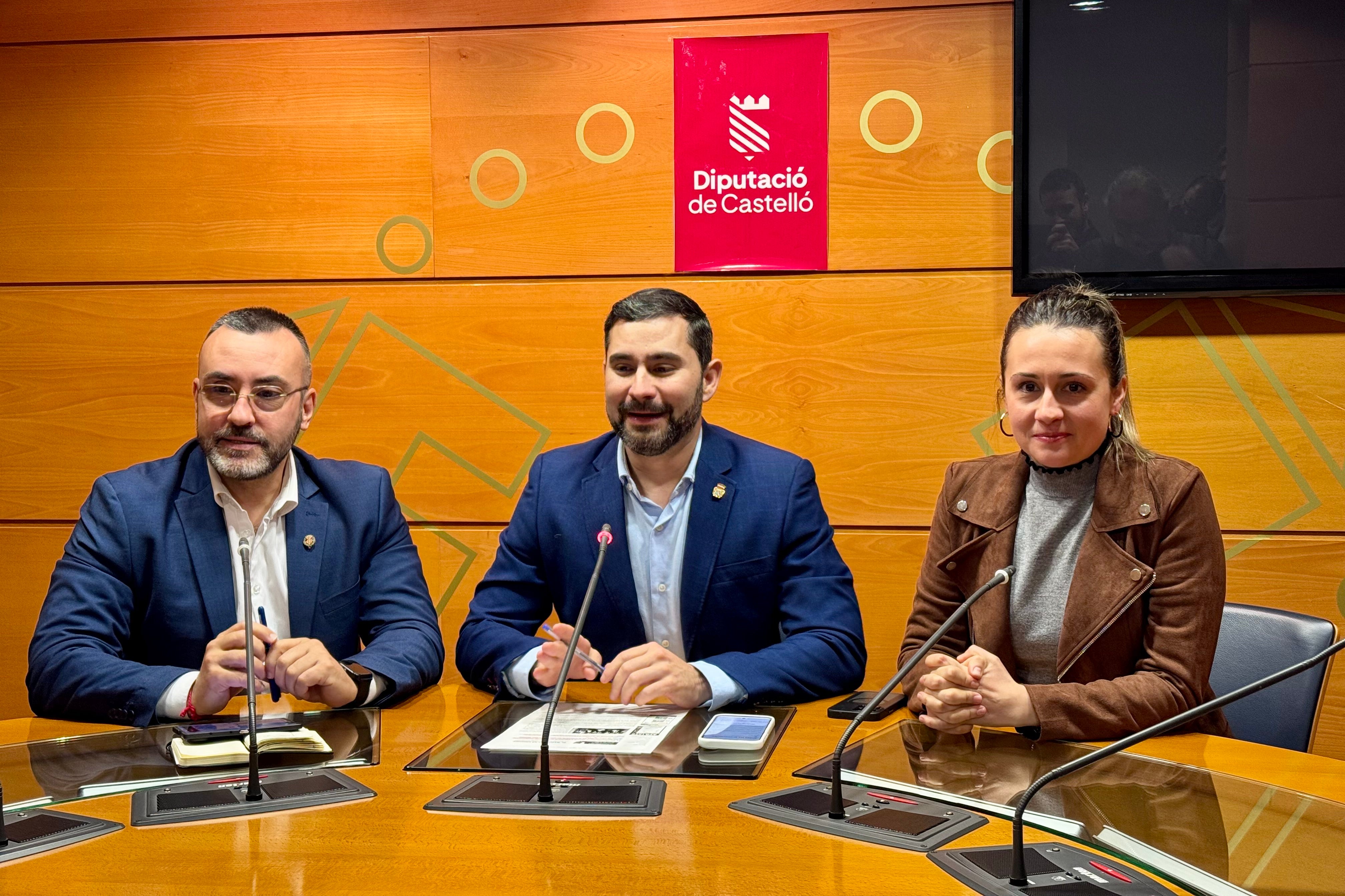 El alcalde de Vila-real, José Benlloch, anuncia que llevará a los tribunales a la Diputación y la Generalitat El alcalde de Vila-real, José Benlloch, anuncia que llevará a los tribunales a la Diputación y la Generalitat