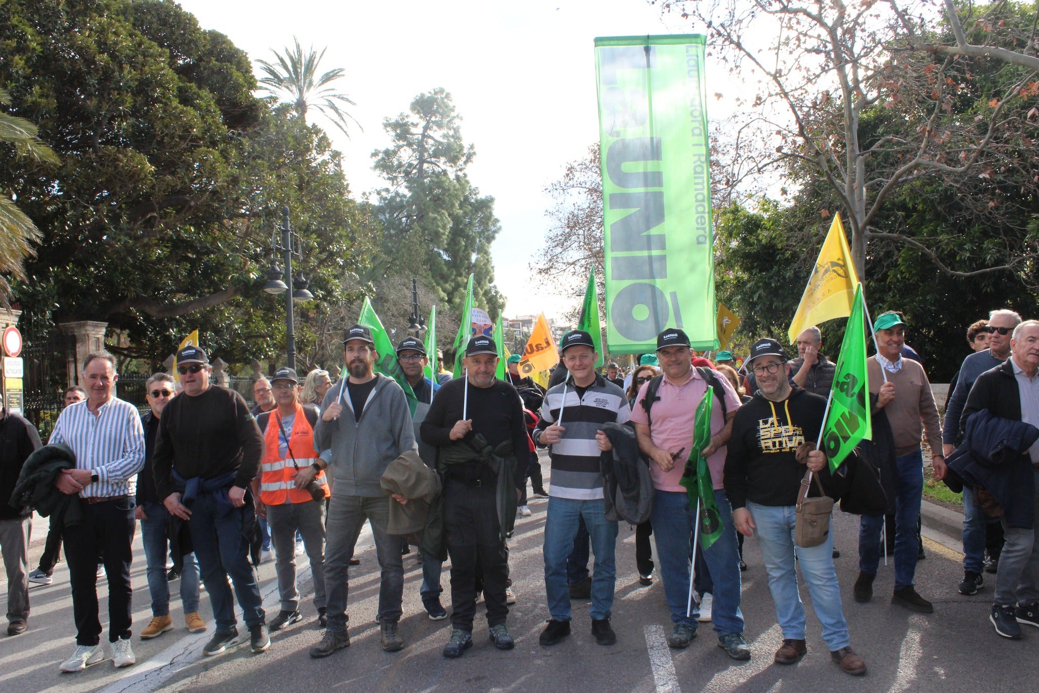 Más de un centenar de agricultores y ganaderos de Castellón viajan a Madrid para la gran protesta del campo Más de un centenar de agricultores y ganaderos de Castellón viajan a Madrid para la gran protesta del campo