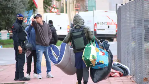 Desallotjat un campament a la Zona Franca de Barcelona per una plaga de rates Desallotjat un campament a la Zona Franca de Barcelona per una plaga de rates