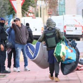 Desallotjat un campament a la Zona Franca de Barcelona per una plaga de rates