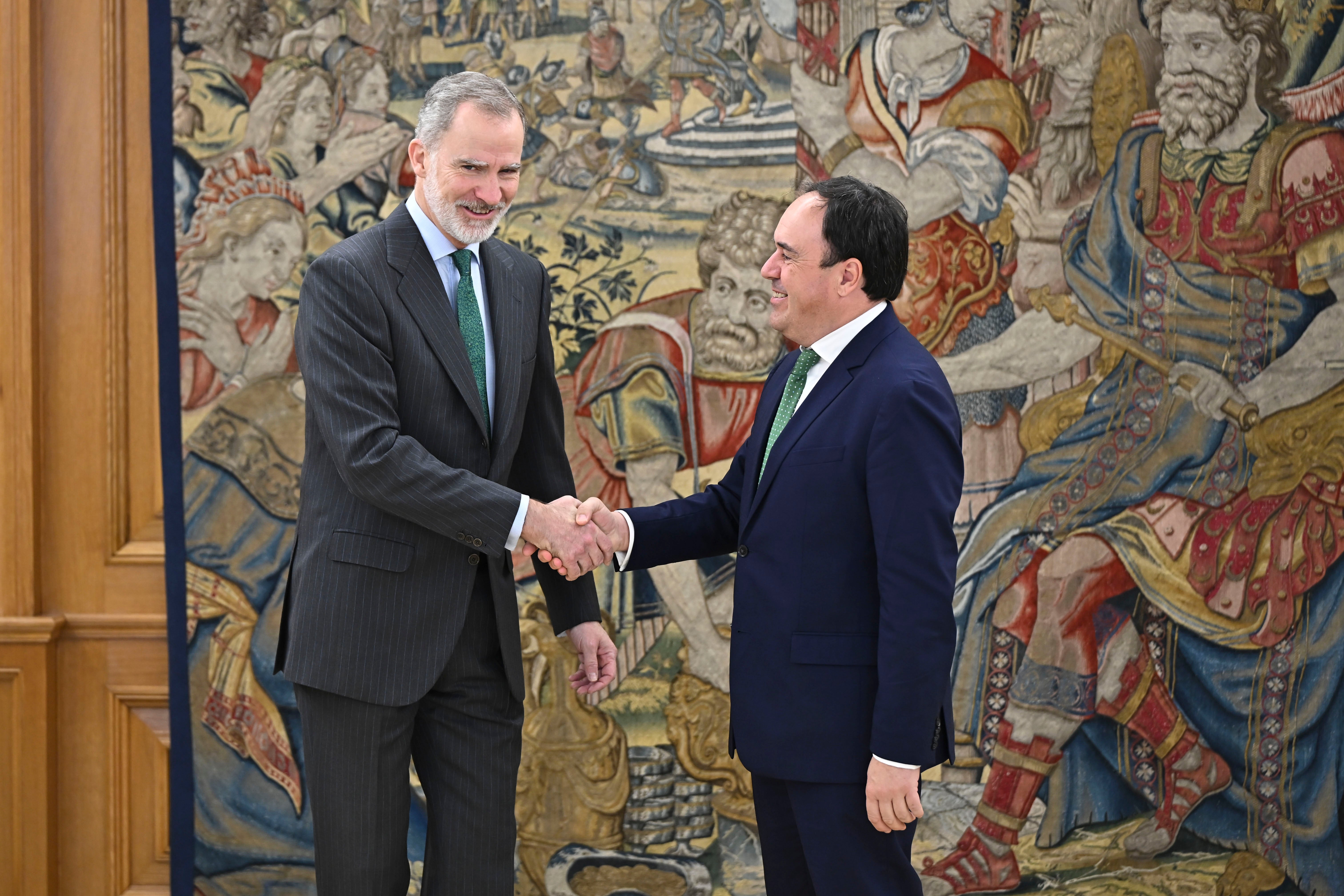 El Rey recibe en audiencia a Pérez Llorca: "Acuerdos, apoyos y estabilidad" El Rey recibe en audiencia a Pérez Llorca: "Acuerdos, apoyos y estabilidad"