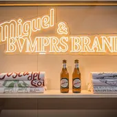 San Miguel transforma la tienda BVMPRS de Málaga y celebra su 60 aniversario en la ciudad con una nueva colaboración San Miguel transforma la tienda BVMPRS de Málaga y celebra su 60 aniversario en la ciudad con una nueva colaboración
