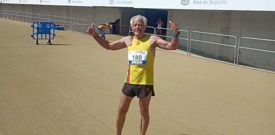 Juan López tras batir el récord de España de su categoría en los 50km Juan López tras batir el récord de España de su categoría en los 50km