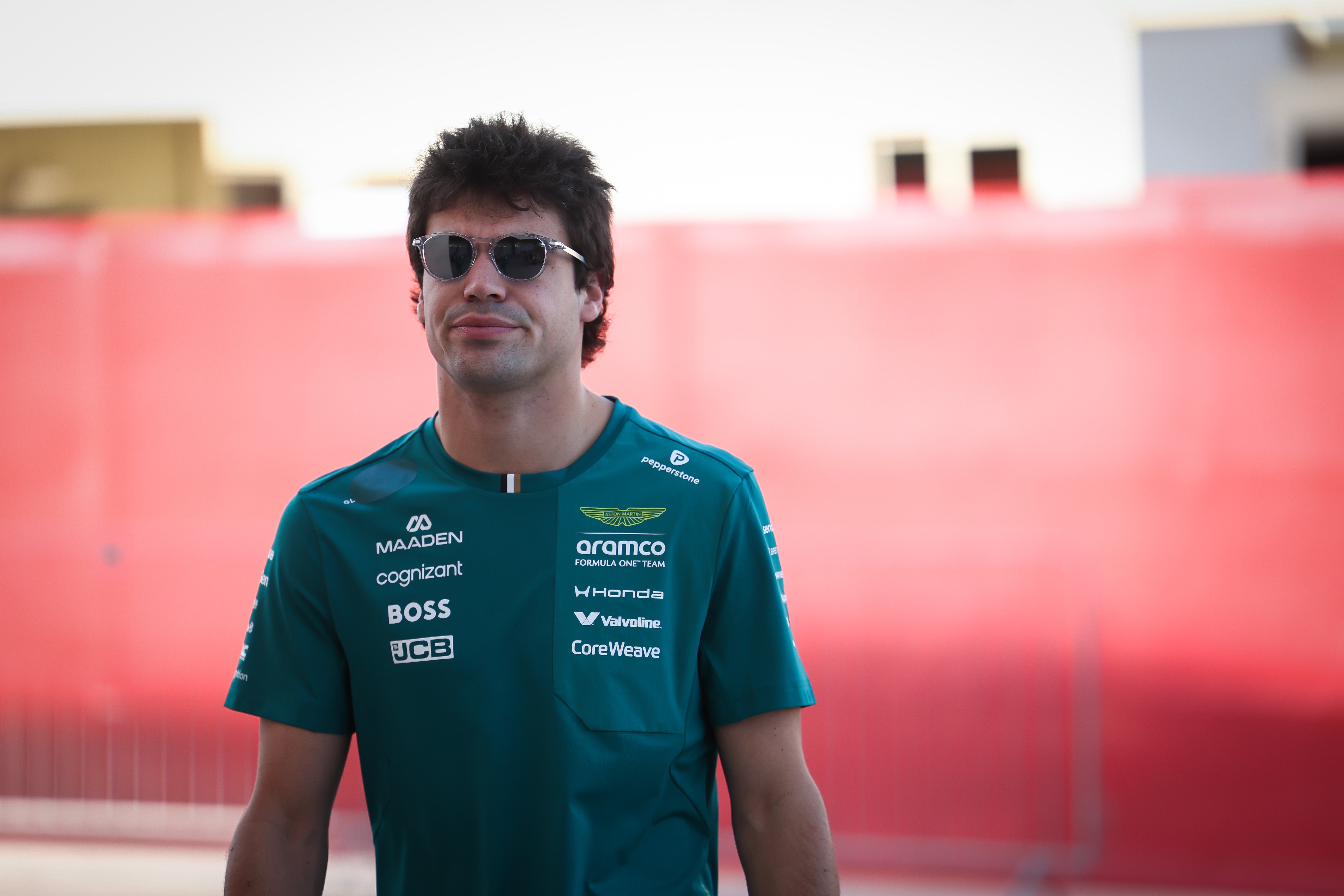 Stroll desinfla las expectativas para Aston Martin y Fernando Alonso: "¿Algo positivo? La decoración es bonita" Stroll desinfla las expectativas para Aston Martin y Fernando Alonso: "¿Algo positivo? La decoración es bonita"