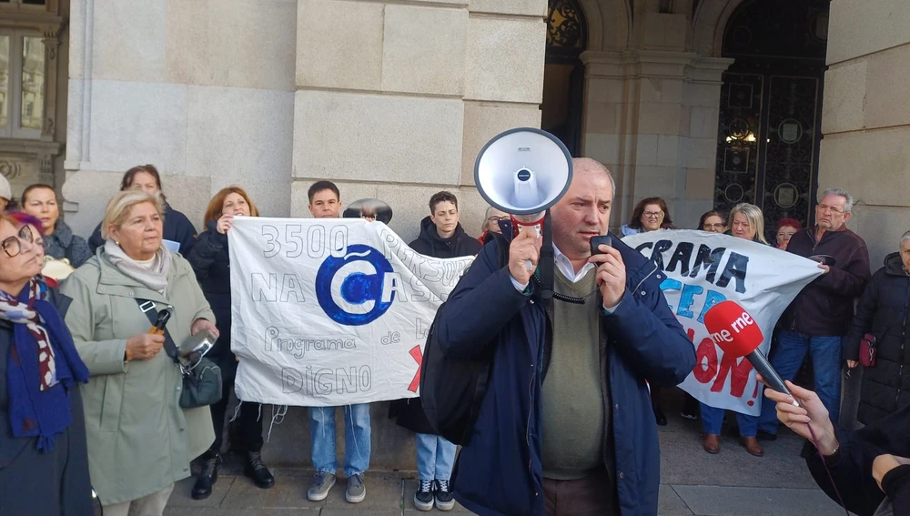 El concejal Gonzalo Castro se dirigió a los usuarios y educadores del programa LECER El concejal Gonzalo Castro se dirigió a los usuarios y educadores del programa LECER