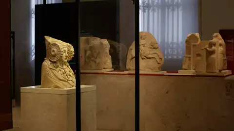 La Dama de Elche en el Museo Arqueológico Nacional de Madrid. La Dama de Elche en el Museo Arqueológico Nacional de Madrid.