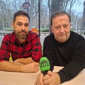 Álex Beltrán de Lubiano, técnico, y Txetxu, usuario del grupo de mayores LGTBIQ+
