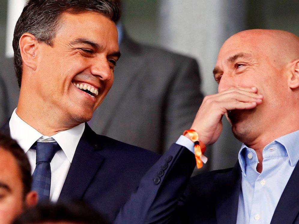 Rubiales asegura que Sánchez aprovechó su polémica con Jenny Hermoso para "tapar" la negociación del PSOE con Puigdemont Rubiales asegura que Sánchez aprovechó su polémica con Jenny Hermoso para "tapar" la negociación del PSOE con Puigdemont