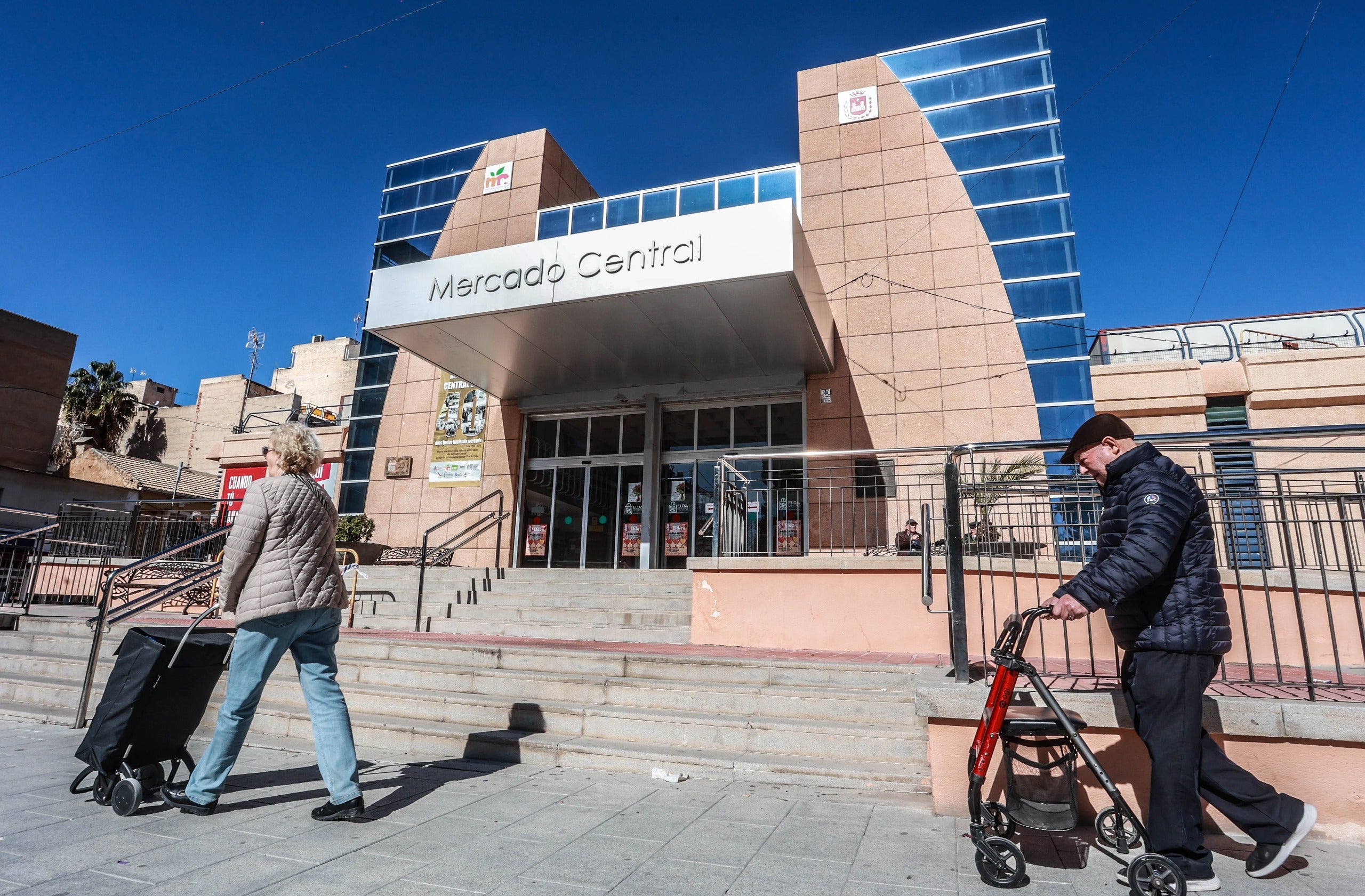 Elda promueve un programa con 150 horas de prácticas de alumnos en los mercados municipales Elda promueve un programa con 150 horas de prácticas de alumnos en los mercados municipales
