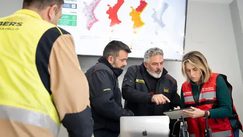 Barrachina refuerza el dispositivo extraordinario ante el temporal y pide “extrema precaución” Barrachina refuerza el dispositivo extraordinario ante el temporal y pide “extrema precaución”