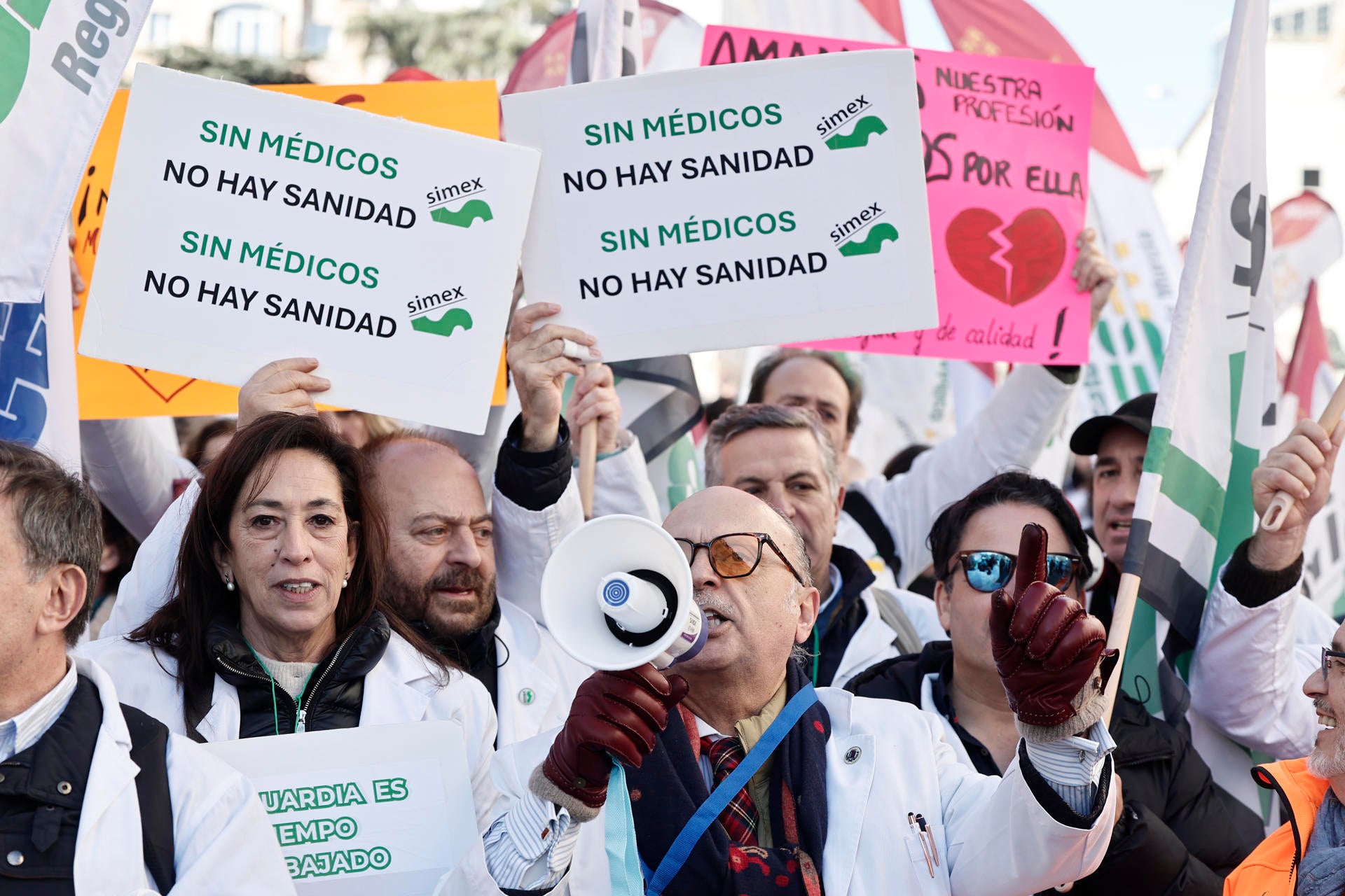 Claves de la huelga indefinida de médicos: cuánto dura, servicios mínimos y cómo afecta a los pacientes Claves de la huelga indefinida de médicos: cuánto dura, servicios mínimos y cómo afecta a los pacientes