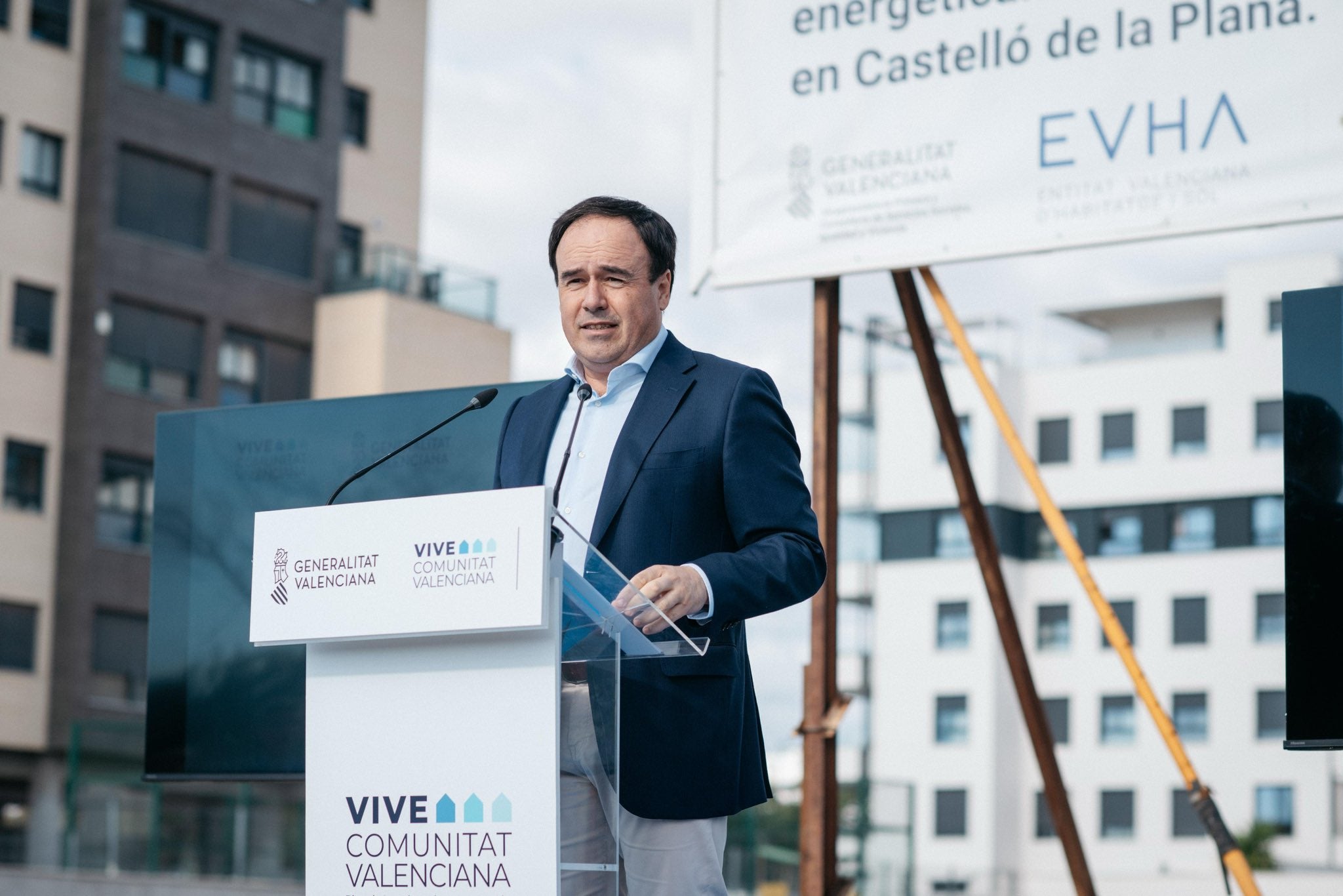 Pérez Lloca anuncia que se incluirá el arraigo como criterio en la adjudicación de viviendas de protección pública Pérez Lloca anuncia que se incluirá el arraigo como criterio en la adjudicación de viviendas de protección pública
