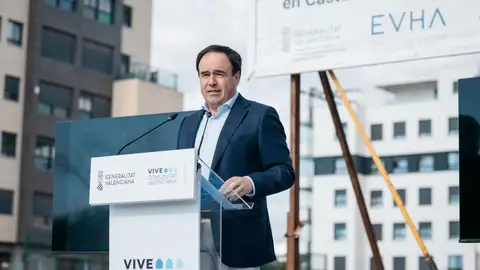 Pérez Lloca anuncia que se incluirá el arraigo como criterio en la adjudicación de viviendas de protección pública Pérez Lloca anuncia que se incluirá el arraigo como criterio en la adjudicación de viviendas de protección pública