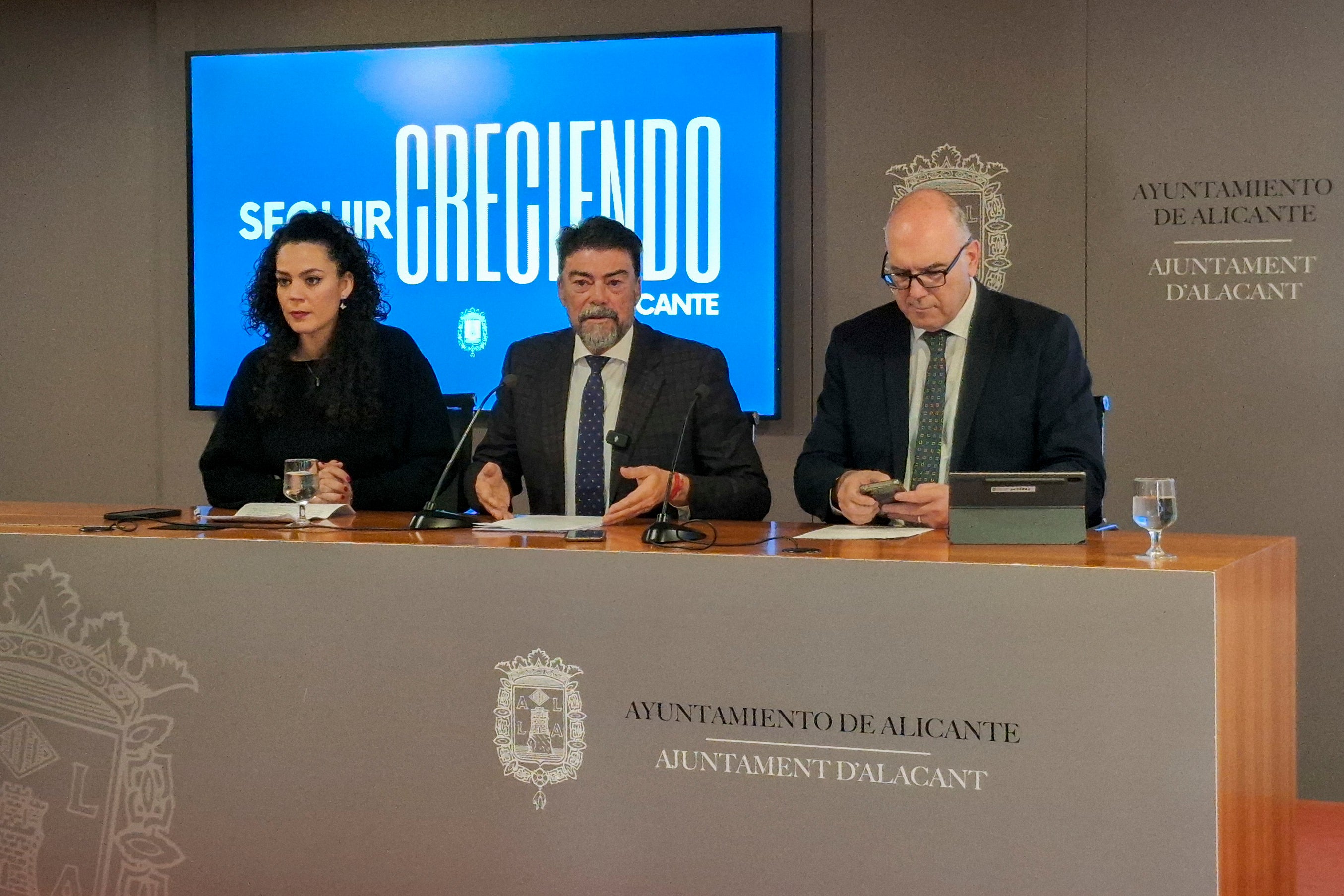 Dos adjudicatarios de viviendas públicas de la promoción Les Naus renuncian a los pisos Dos adjudicatarios de viviendas públicas de la promoción Les Naus renuncian a los pisos
