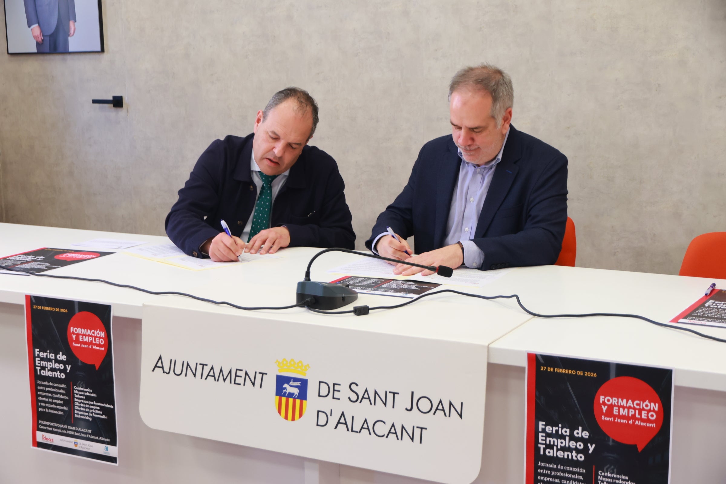 Sant Joan y la Cámara impulsan acciones formativas para jóvenes y mayores de 45 años Sant Joan y la Cámara impulsan acciones formativas para jóvenes y mayores de 45 años