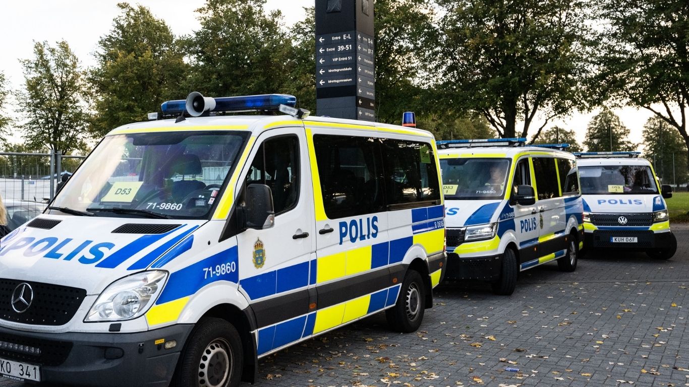 Otro caso Pelicot en Suecia: el 'ángel del infierno' que vendió a su esposa a un centenar de hombres para que la violaran Otro caso Pelicot en Suecia: el 'ángel del infierno' que vendió a su esposa a un centenar de hombres para que la violaran