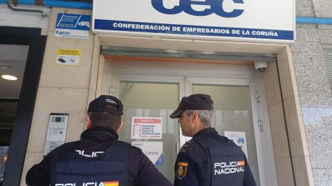 A Polic&iacute;a Nacional acudiu &aacute; s&eacute; dos empresarios da Coru&ntilde;a, pero non tivo que intervir para desaloxar &oacute;s sindicalistas da CIGA