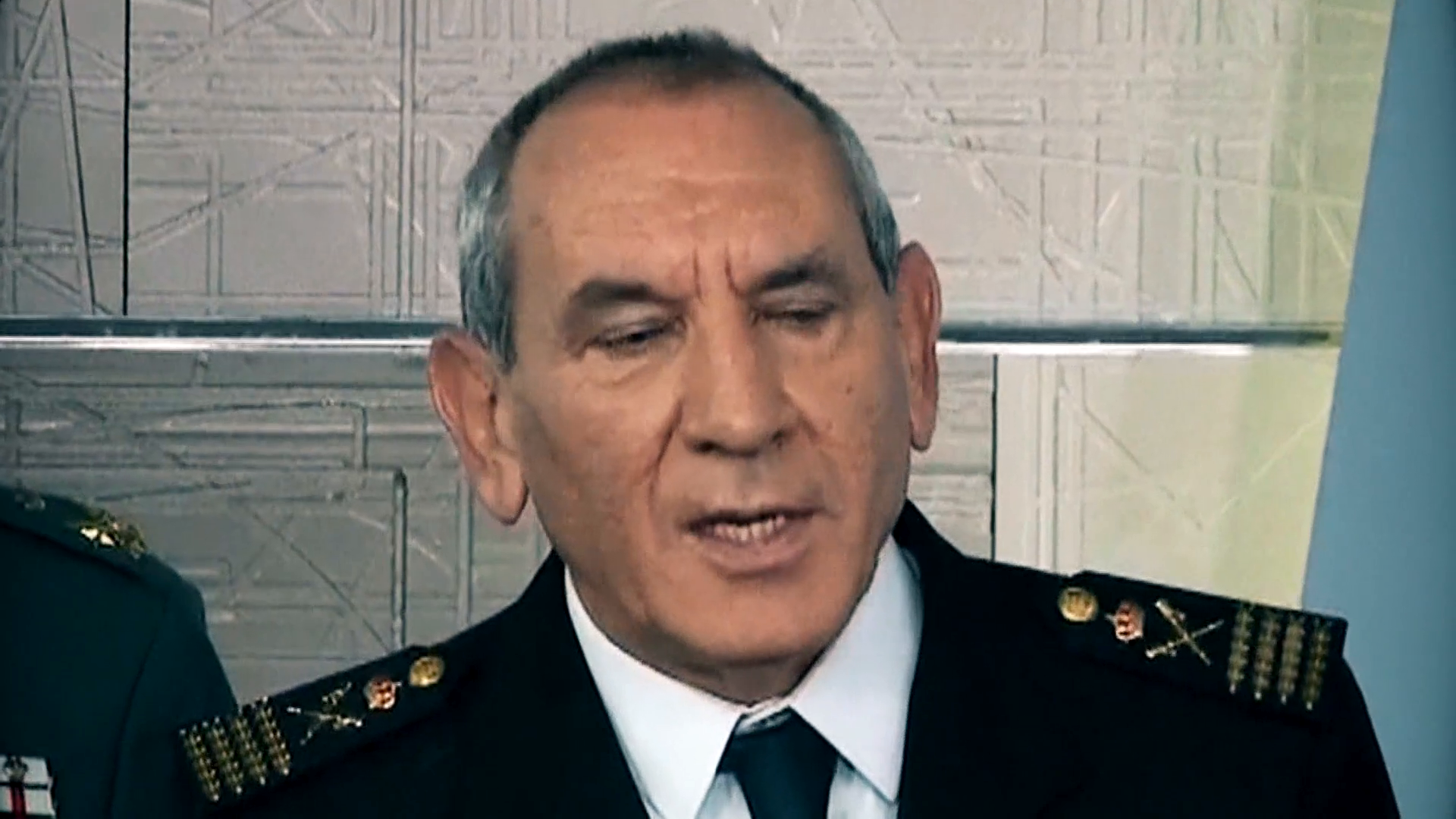 José Ángel González renunció al conocer la querella antes de que el Gobierno se lo exigiera: "No quiero perjudicar a la Policía" José Ángel González renunció al conocer la querella antes de que el Gobierno se lo exigiera: "No quiero perjudicar a la Policía"