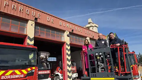 Dos nuevos vehículos autoescaleras para que el SEPEI luche contra el fuego Dos nuevos vehículos autoescaleras para que el SEPEI luche contra el fuego