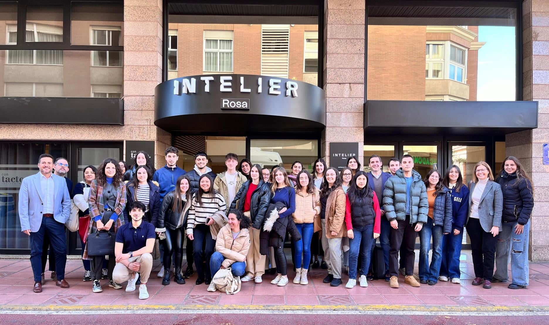 Aula Intelier lanza la primera edición de sus Premios de Turismo dirigidos a jóvenes promesas Aula Intelier lanza la primera edición de sus Premios de Turismo dirigidos a jóvenes promesas