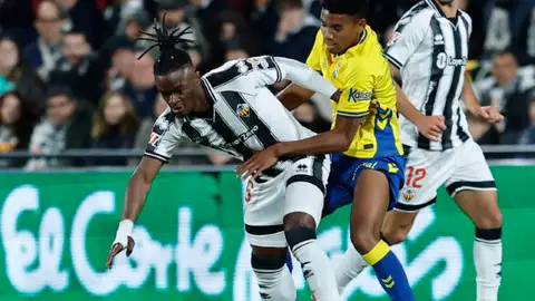 El líder quiere "conquistar" su isla maldita El líder quiere "conquistar" su isla maldita