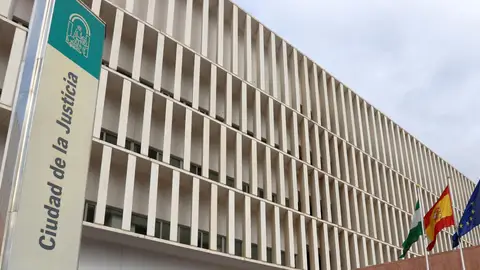 Prisión provisional, comunicada y sin fianza para el entrenador de fútbol base acusado de presuntos abusos sexuales a menores Prisión provisional, comunicada y sin fianza para el entrenador de fútbol base acusado de presuntos abusos sexuales a menores