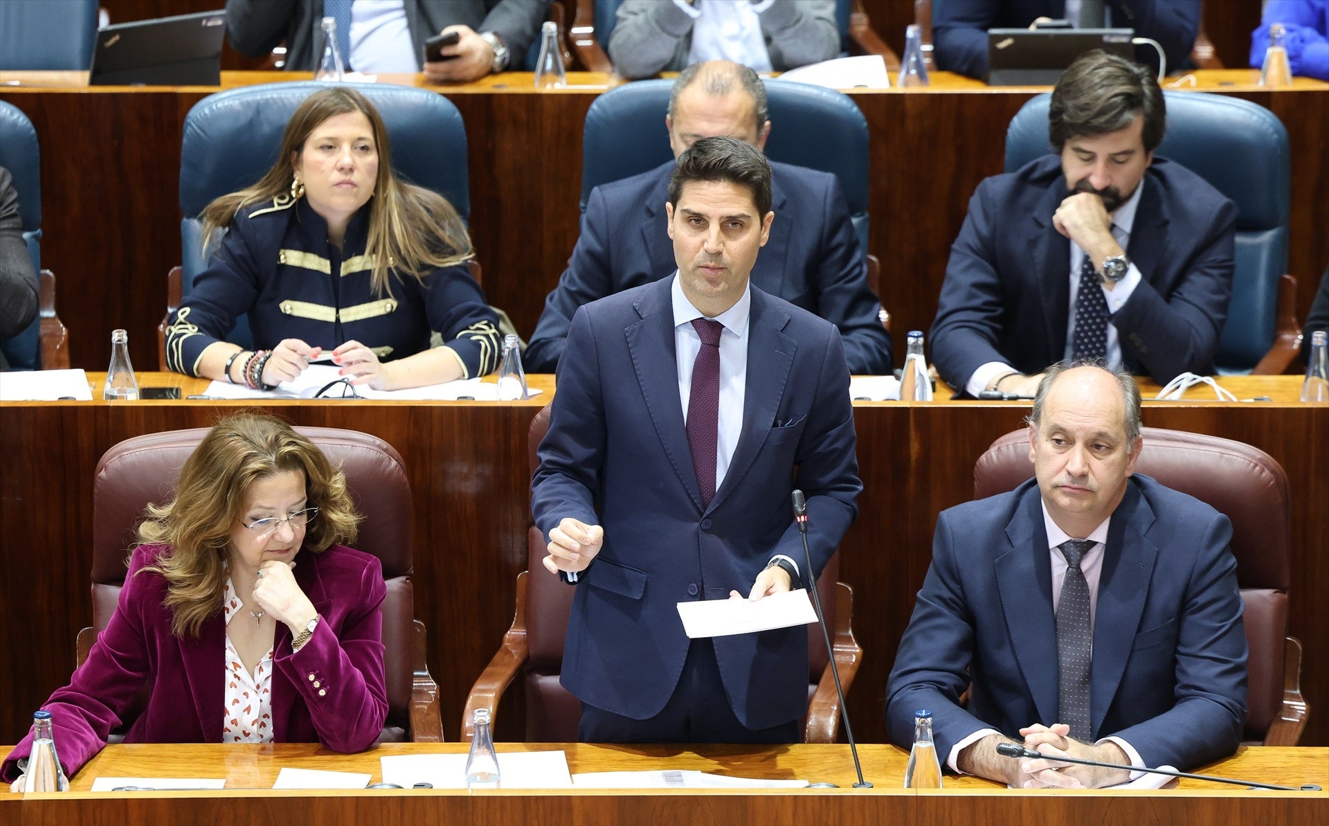 El ya exconsejero de Educación y Universidades, Emilio Viciana, durante un pleno en la Asamblea de Madrid. El ya exconsejero de Educación y Universidades, Emilio Viciana, durante un pleno en la Asamblea de Madrid.