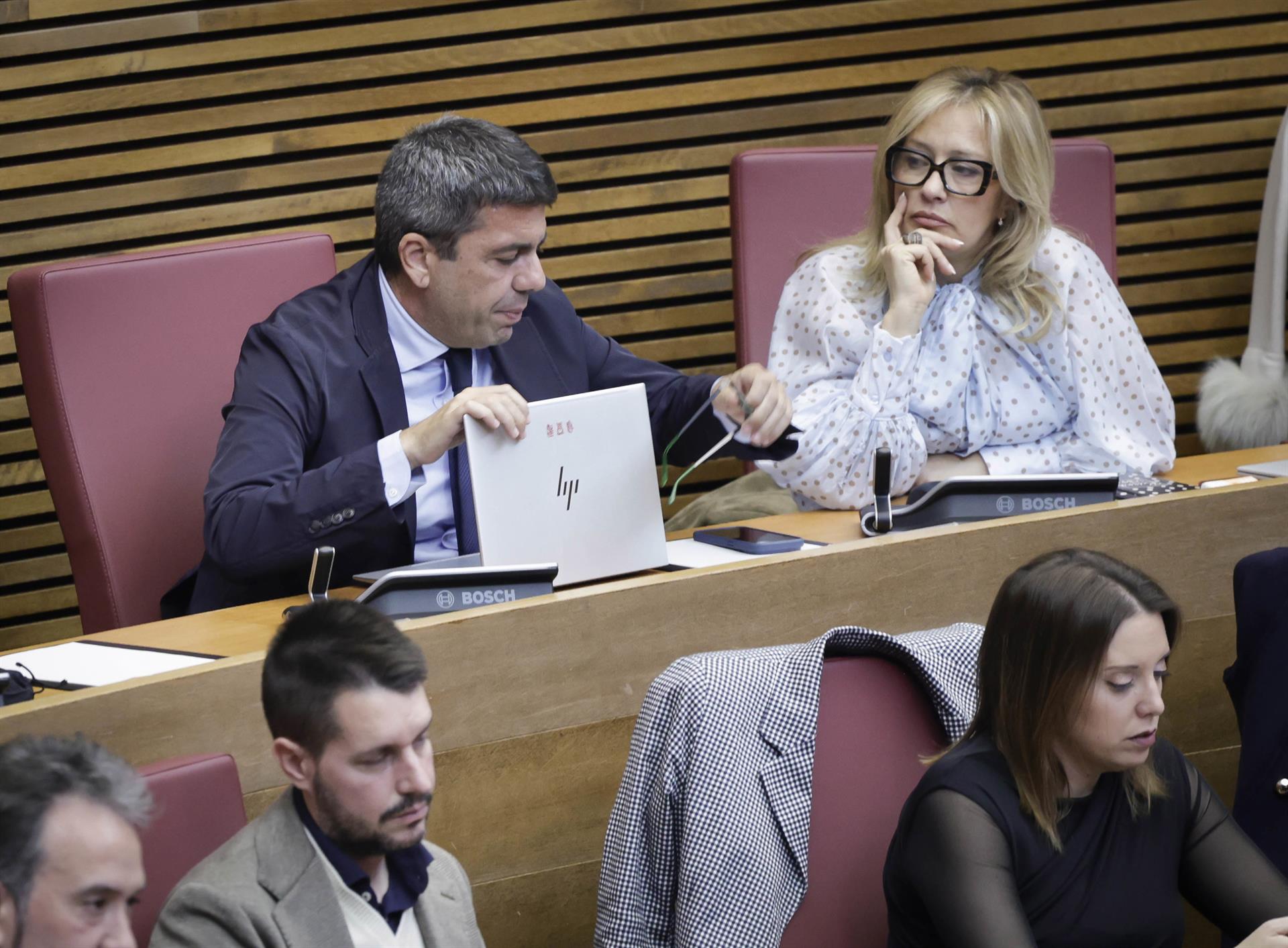PP y Vox rechazan en Les Corts la iniciativa de Compromís para que Mazón deje su escaño PP y Vox rechazan en Les Corts la iniciativa de Compromís para que Mazón deje su escaño