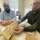 El concejal de Archivo, Santi Cortells, y el archivero municipal, Miguel Ramos, han mostrado los pergaminos. El concejal de Archivo, Santi Cortells, y el archivero municipal, Miguel Ramos, han mostrado los pergaminos.