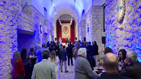 Un momento de la recepción de los agentes turísticos en el Castillo de Santa Bárbara de Alicante Un momento de la recepción de los agentes turísticos en el Castillo de Santa Bárbara de Alicante
