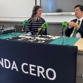 José Manuel Cabaleero, vicepresidente segundo de la Junta, y Eva Valvanuz Martínez Abascal. José Manuel Cabaleero, vicepresidente segundo de la Junta, y Eva Valvanuz Martínez Abascal.