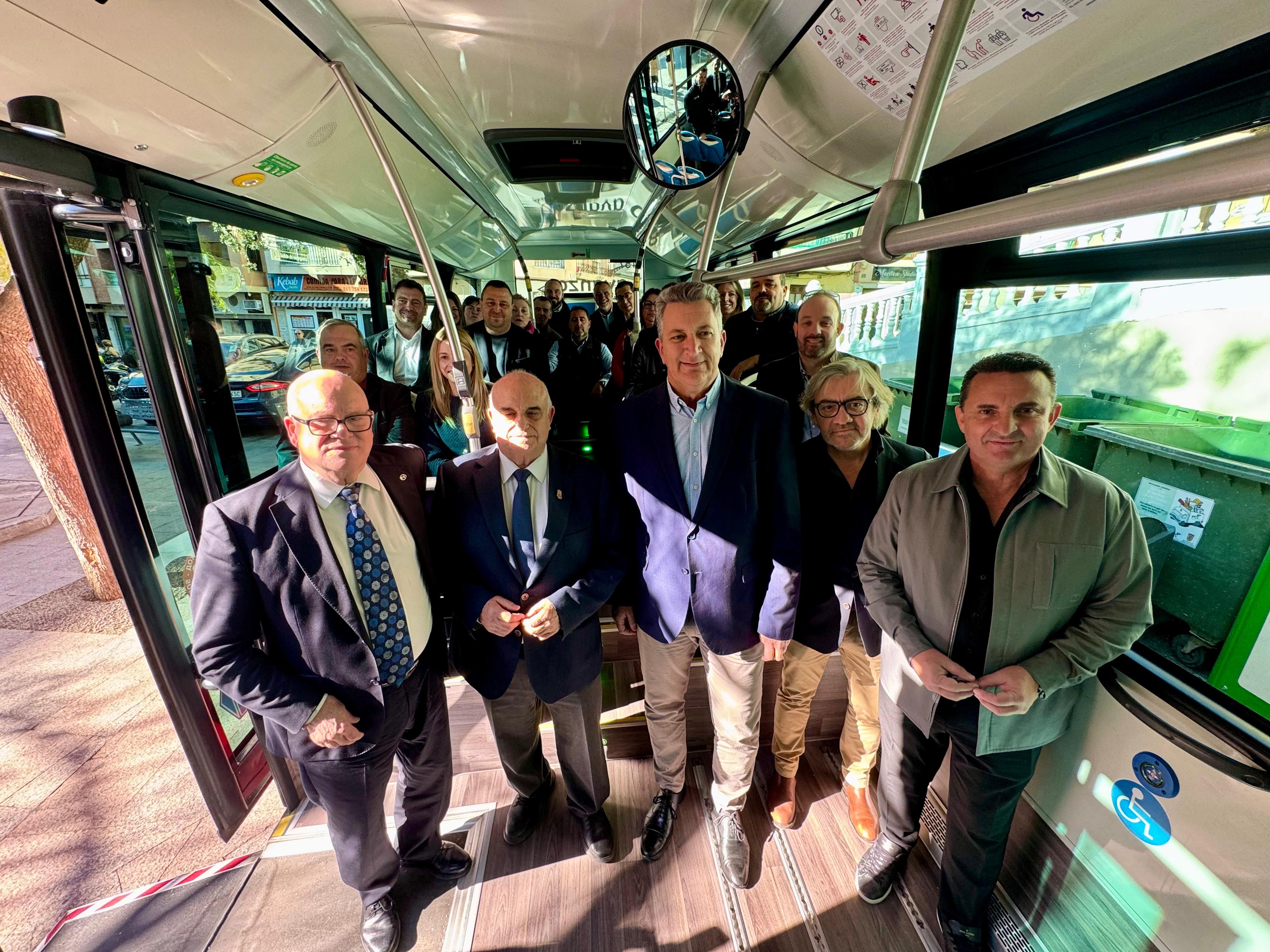 La nueva concesión de autobuses de la Marina Baixa mejora ratios y frecuencias para más de 200.000 vecinos de la comarca La nueva concesión de autobuses de la Marina Baixa mejora ratios y frecuencias para más de 200.000 vecinos de la comarca