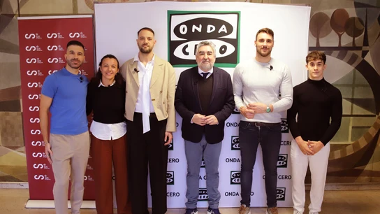 Pablo de Miguel, Anair Lomba, Raúl Granado, José Manuel Rodríguez Uribes, Víctor Gutiérrez y Sergio Kovacs durante el programa especial de Onda Cero con motivo del Día Internacional contra la LGTBIfobia en el Deporte. Pablo de Miguel, Anair Lomba, Raúl Granado, José Manuel Rodríguez Uribes, Víctor Gutiérrez y Sergio Kovacs durante el programa especial de Onda Cero con motivo del Día Internacional contra la LGTBIfobia en el Deporte.
