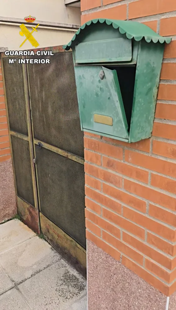 Buzón dañado Buzón dañado