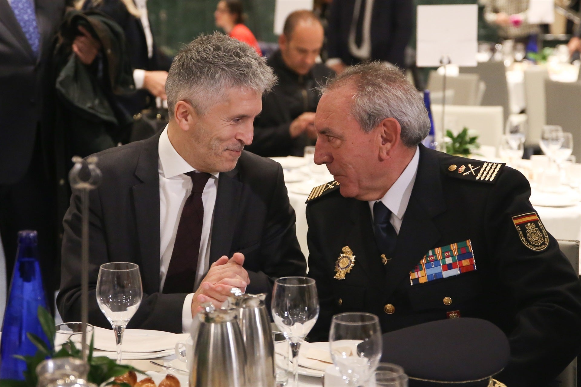 El ministro del Interior, Fernando Grande-Marlaska, en una imagen de archivo con el ya exdirector adjunto operativo (DAO) de la Policía Nacional, José Ángel González El ministro del Interior, Fernando Grande-Marlaska, en una imagen de archivo con el ya exdirector adjunto operativo (DAO) de la Policía Nacional, José Ángel González
