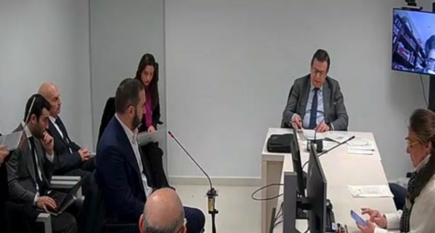 El momento en el que Aldama desvela ante el juez que tiene el sobre con información sobre la financiación ilegal del PSOE El momento en el que Aldama desvela ante el juez que tiene el sobre con información sobre la financiación ilegal del PSOE