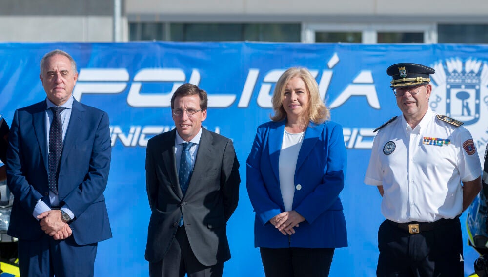 Pablo Enrique Rodríguez junto a José Luis Martínez Almeida en 2023.