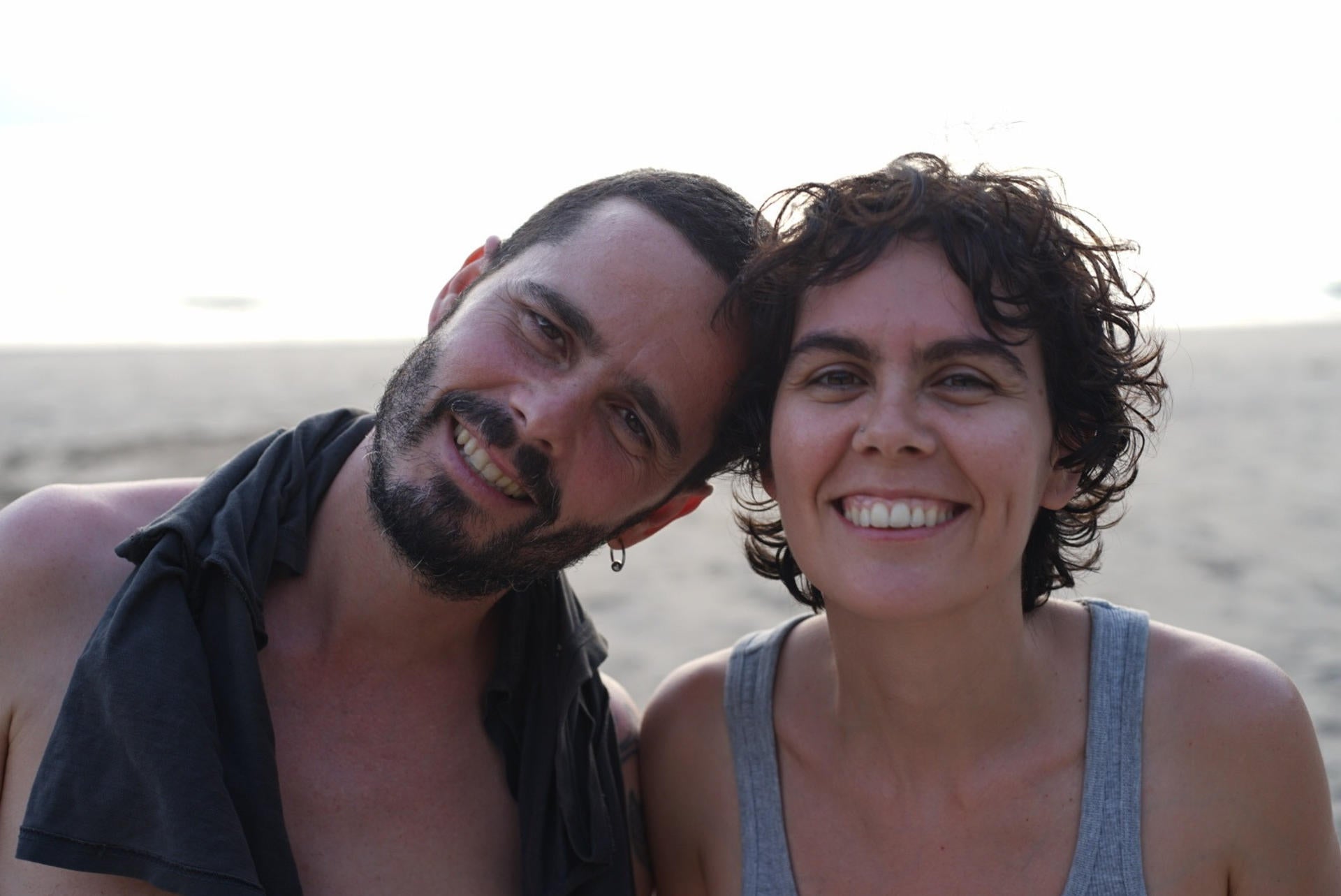 El joven Adrián Palomino junto a su hermana en una fotografía facilitada por la familia. El joven Adrián Palomino junto a su hermana en una fotografía facilitada por la familia.