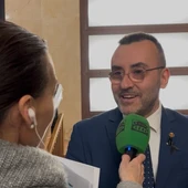 En un recorrido por las calles de Vila-real con una primera parada en el Ayuntamiento, con José Benlloch. En un recorrido por las calles de Vila-real con una primera parada en el Ayuntamiento, con José Benlloch.